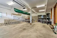 Truckee Escape w/ Hot Tub Near Ski Resorts - مسبح