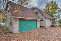 Walk to Beach: Lakefront Pocono Escape w/ Fire Pit - Wifi