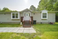 Secluded Ohio Getaway on 65 Acres! - balcony