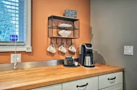 Cute and Cozy Pdx Area Townhouse 31 Mi to Mt Hood! - 3-Sterne