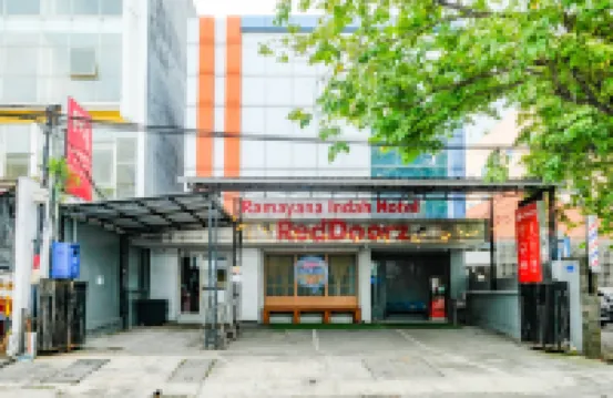 RedDoorz @ Panglima Sudirman Hotels in Surabaya