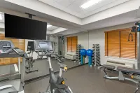 Best Western Plus Pembina Inn  Suites - Gym