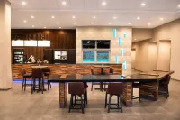 Courtyard Mesa at Wrigleyville West - 3-Star