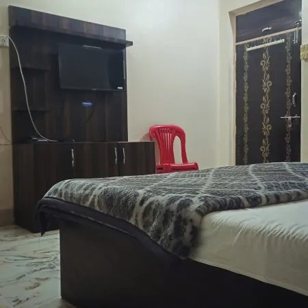 Brajrani Hotel Hotele w: Datia