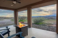 Winery Ranch Retreat Spacious Dual Suite Home with Private Hot Tubs and Sauna
