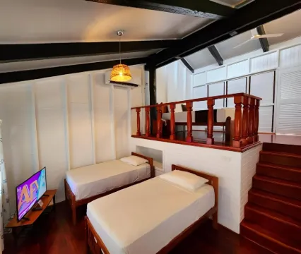 The Crow's Nest Resort