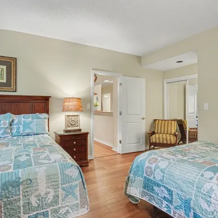 13D Richmond Park Kingston Resorts