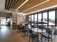 RAY HOTEL ワンサンビーチ周辺のホテル