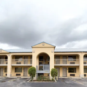 Deerfield Inn by Capital O Blytheville AR I55