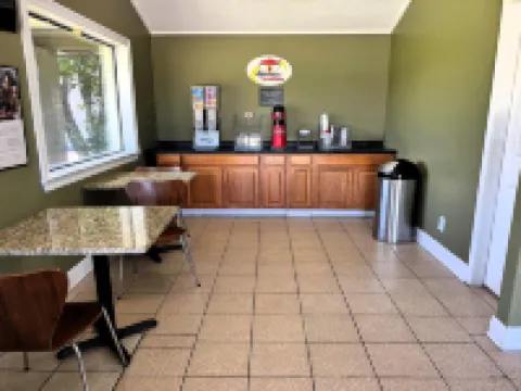 Super 8 by Wyndham Picayune Hoteles en Picayune