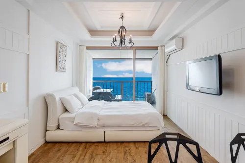 Uljin Sea and Moment Pension