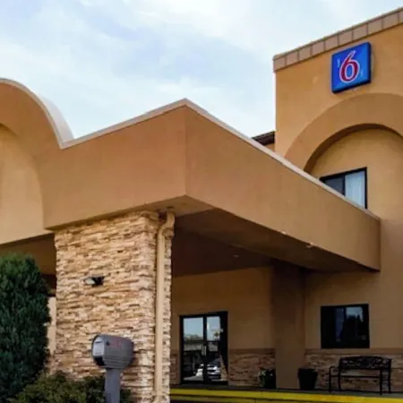 Motel 6 Minot, ND