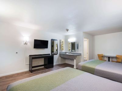 Motel 6 Burlington, WA