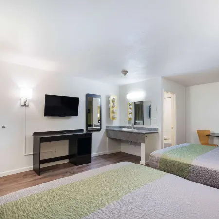 Motel 6 Burlington, WA