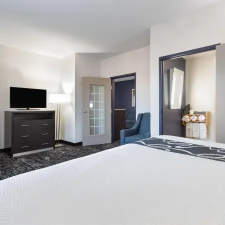 La Quinta Inn & Suites by Wyndham Paris