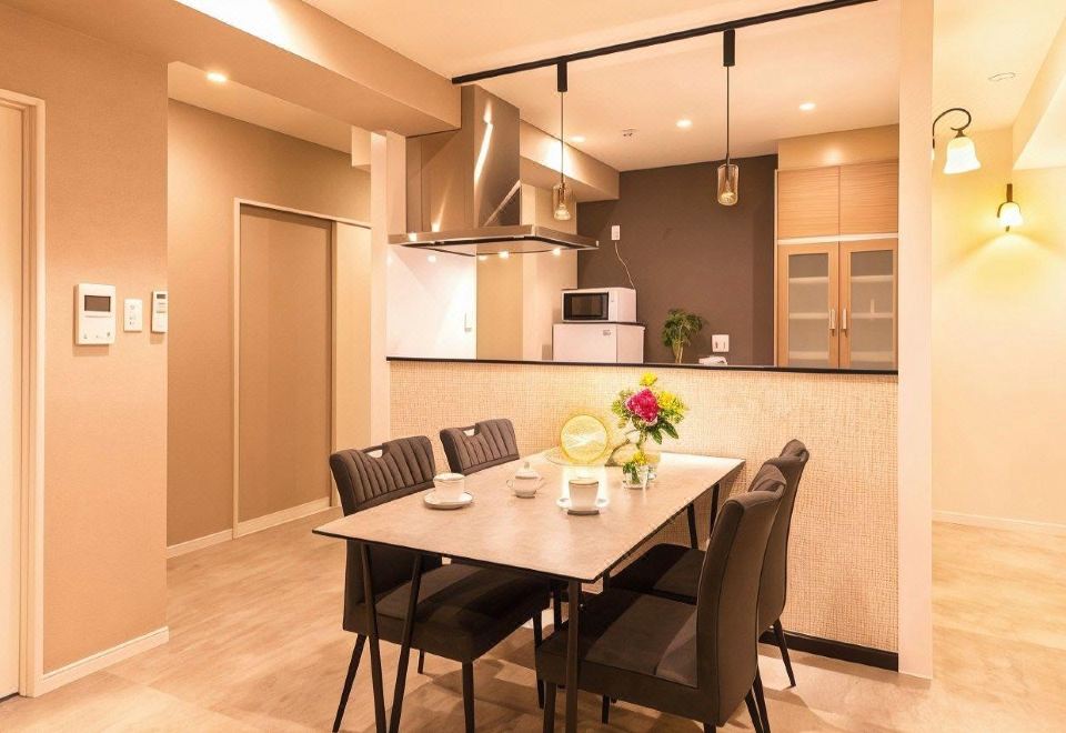 미스터 킨조 인 프리미엄 테라스 차탄 객실 전경