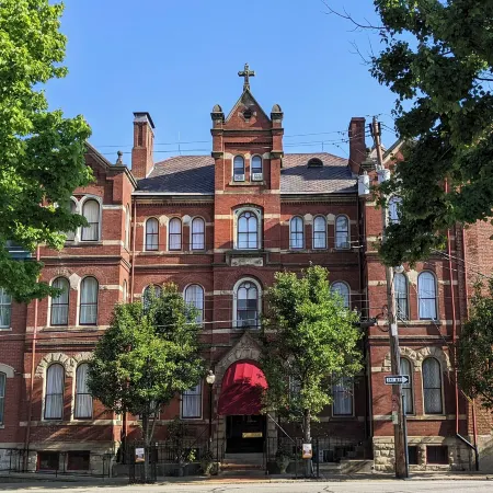 The Priory Hotel Отели рядом с достопримечательностью «Шейдисайд»