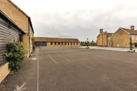 Cottage in Norton With Tennis Court & Patio - Country Houses