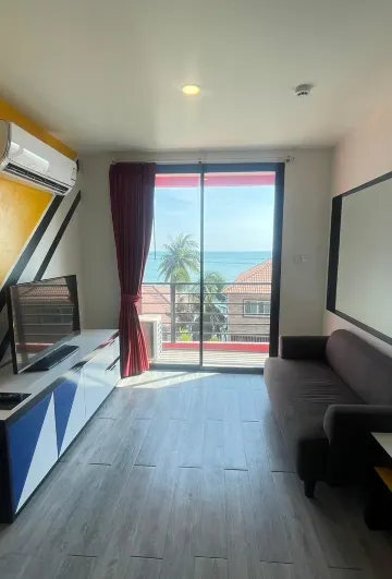 ห้องพักพร้อมวิวทะเลบางส่วน