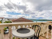 Apartments Marina Hotels in Okrug Gornji