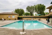Quality Inn & Suites Lathrop - Pools