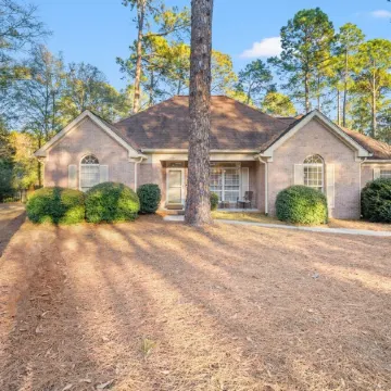 Spacious, modern, comfortable & 0.6 miles to everything in the Historic Village.