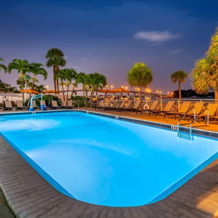 Dolphin Sands Clearwater Beach, Ascend Hotel Collection