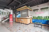 RedDoorz Plus @ Doorman Guest House