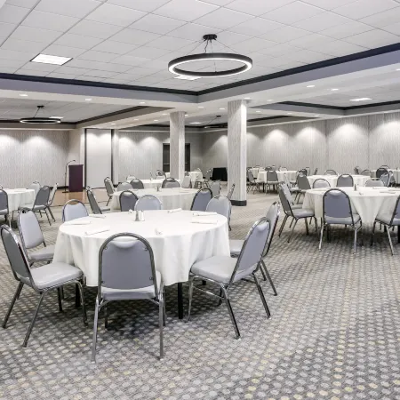Holiday Inn QUINCY by IHG