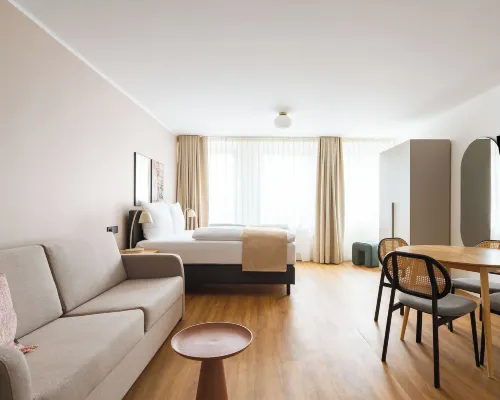 Limehome Leverkusen Wiesdorfer Platz Hotels near Seeberg
