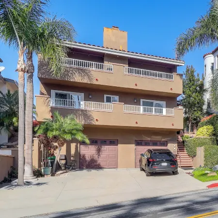 Walk to Beach + Pier: San Clemente Family Getaway