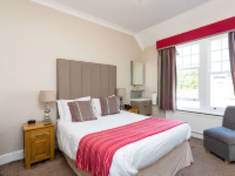 The Lawn Guest House Gatwick Hotels in Horley