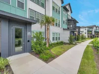 Landing Apartments Near Sun City Center and Riverview Hotels in Wimauma