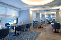 Melia Athens - สระว่ายน้ำบนดาดฟ้า
