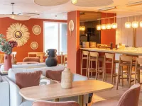 Bhoma Bourges - Hôtel & Restaurant โรงแรมในบูร์ช