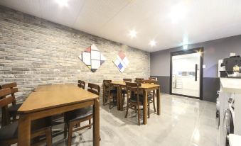 Lucas Hotel