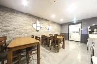 لوكاس هوتل