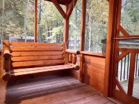Secluded Shipshewana Log Cabin In the Woods