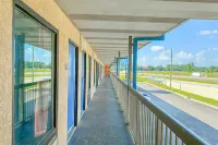Hahira Inn by OYO Near Valdosta - parking