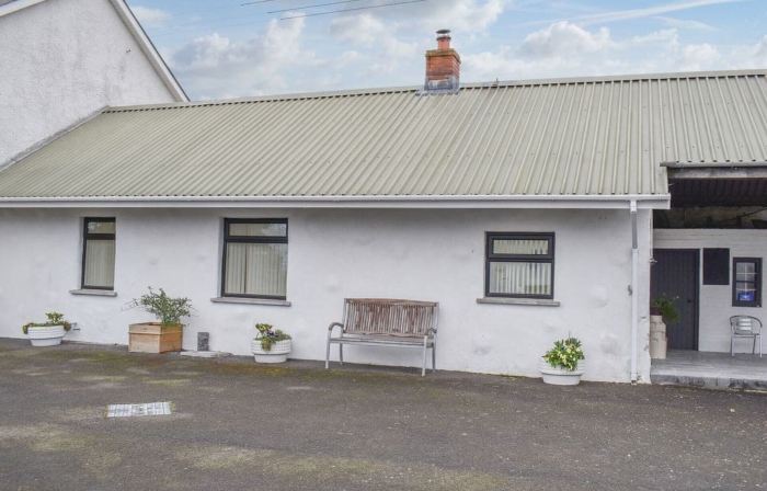 Rose Cottage Captivating 1-Bed Cottage in Bangor