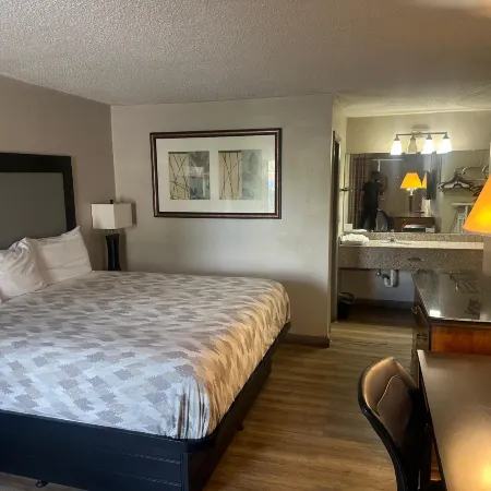 Days Inn by Wyndham Albany