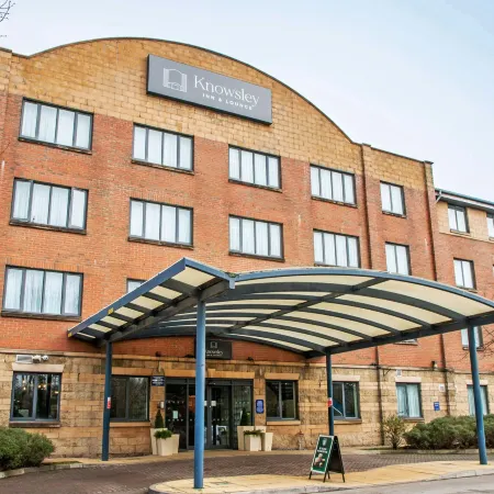 CBH Knowsley Inn & Lounge Отели рядом с достопримечательностью «Ноузли-роуд»