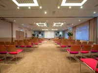 Novotel Maastricht Hotels near Randwijck