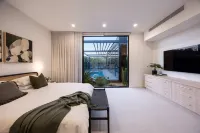 The Luxe Seabreeze Heated Pool Spa Cinema