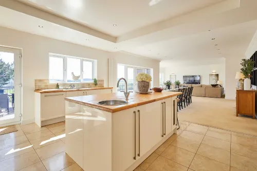 Host Stay Forest View Lodge - Kitchen