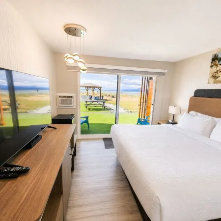 Sea Edge Beachside Hotel