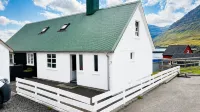 Beachhouse Syðrugøta Hotels in 