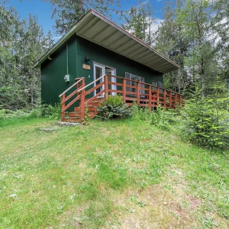 Cabin Steps from Mt. Rainier Park