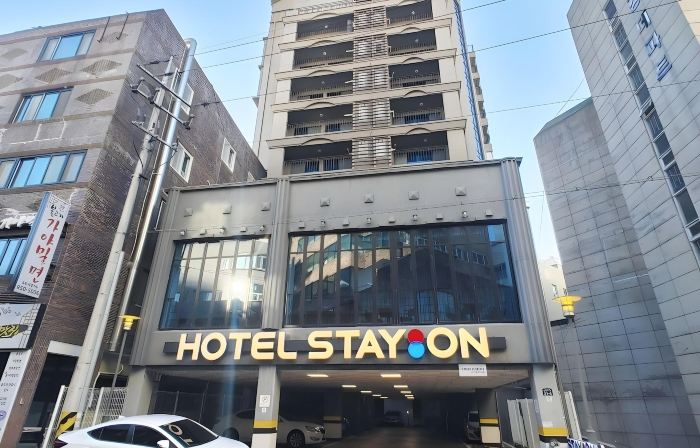 hotel stayon