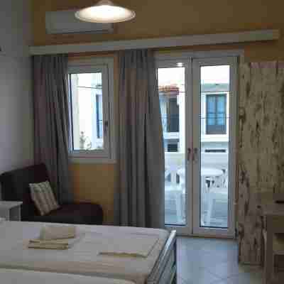 Renia Studios Standard Studio Overlooking the Swimming Pool Rooms